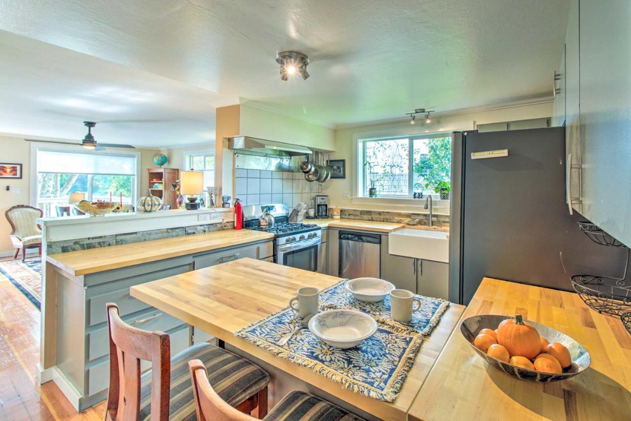 Bragg Home, Close To Laguna Point Beach! Holiday home
