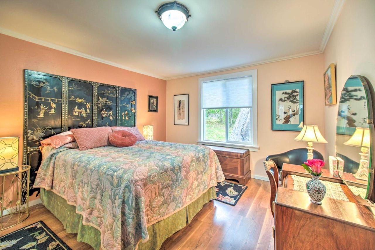 Holiday home Bragg Home, Close To Laguna Point Beach!